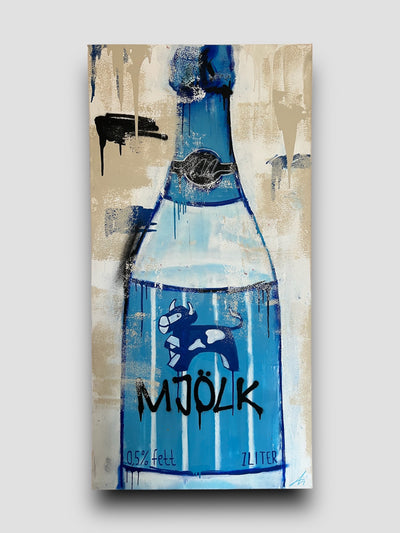 Painting of a champagne bottle with the classic blue Arla light milk design